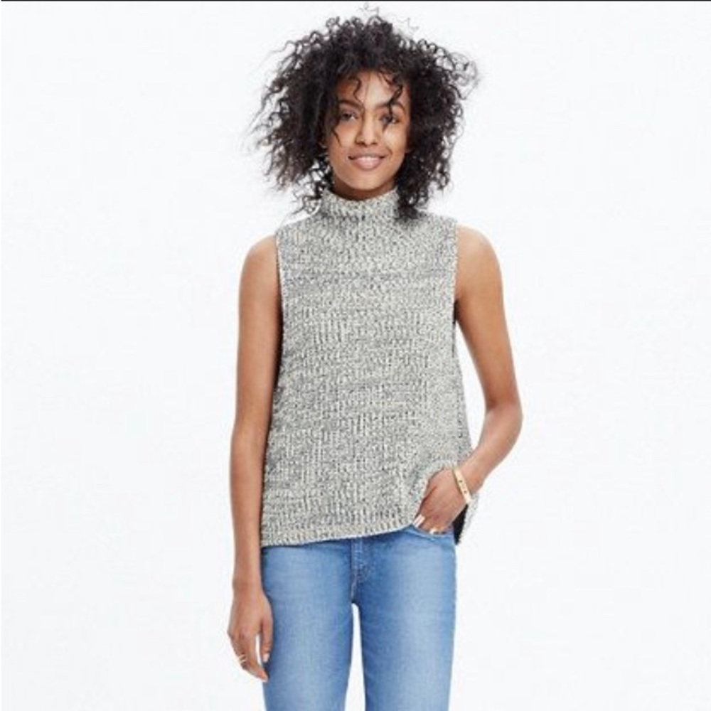 Cotton Veranda sleeveless sweater top from Madewell in navy and white. In EUC.